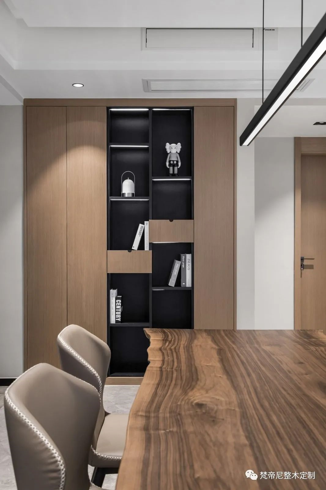 直紋梨木輕奢大平層賞析(圖6) 直紋梨木輕奢大平層賞析(圖6)